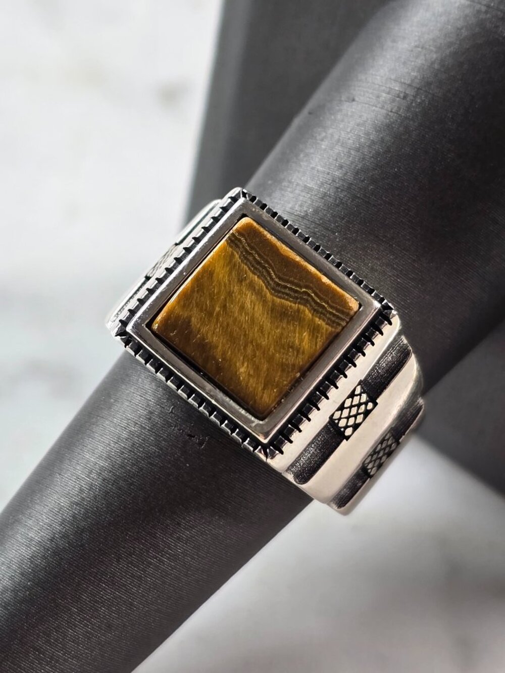 Mens Sterling Silver Modernist Tigers Eye Ring 9.3g E4005